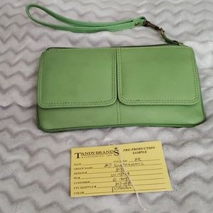 Green clutch
